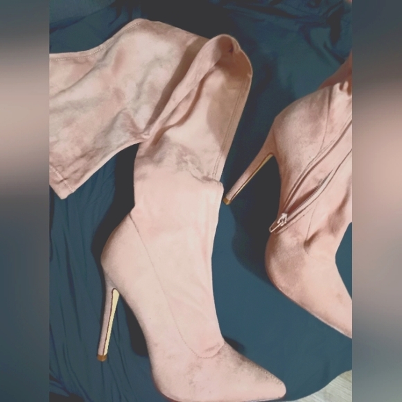 Super cute thigh high boots! - Picture 2 of 2